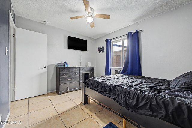 8448 W TURNEY Avenue, Phoenix, AZ 85037