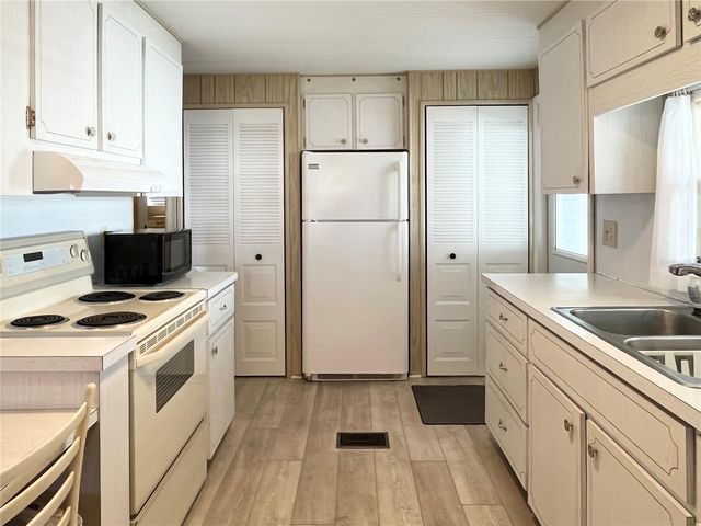 3232 ASH TERRACE, Sarasota, FL 34237