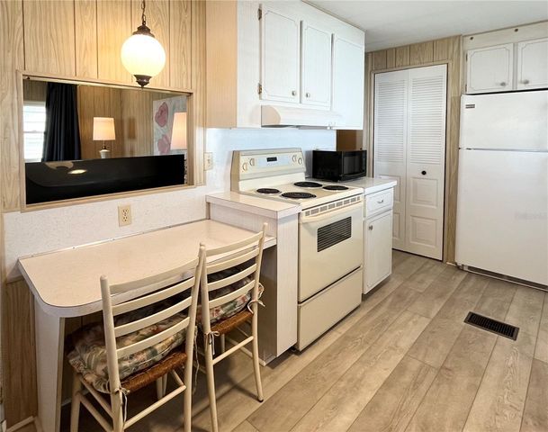 3232 ASH TERRACE, Sarasota, FL 34237