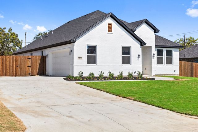 1217 Gannon Lane, Desoto, TX 75115