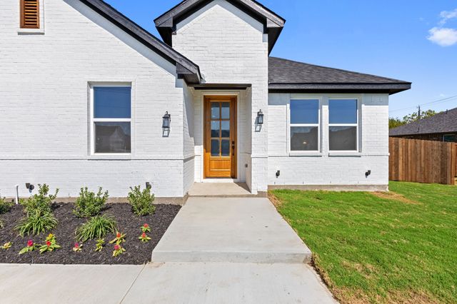 1217 Gannon Lane, Desoto, TX 75115