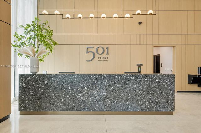 121 NE 5th 2604 2604, Miami, FL 33132