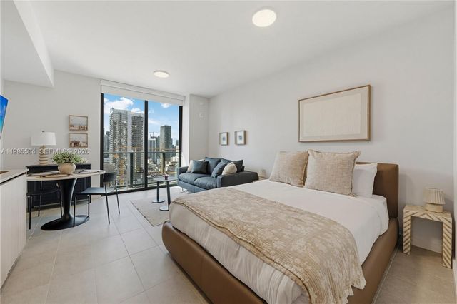 121 NE 5th 2604 2604, Miami, FL 33132