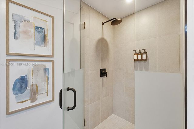 121 NE 5th 2604 2604, Miami, FL 33132