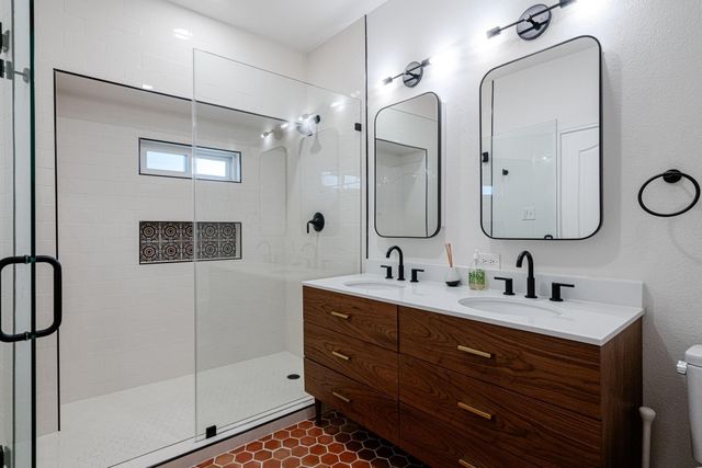 72 San Saba ST, Austin, TX 78702