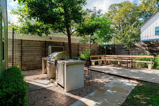 72 San Saba ST, Austin, TX 78702
