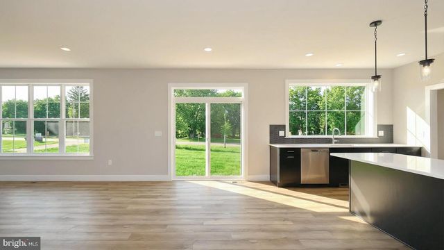 124 FORGE DR, Lebanon, PA 17042