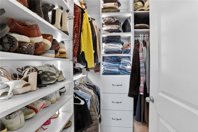 2626 Peachtree NW Road 1706, Atlanta, GA 30305