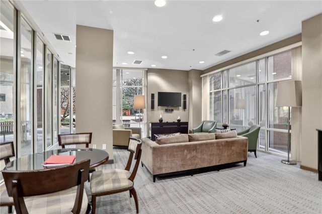 2626 Peachtree NW Road 1706, Atlanta, GA 30305