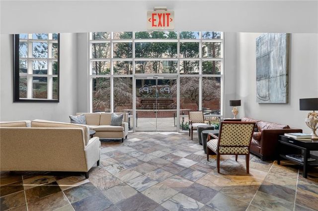 2626 Peachtree NW Road 1706, Atlanta, GA 30305