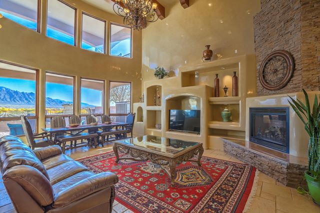 1015 C De Baca Lane, Bernalillo, NM 87004