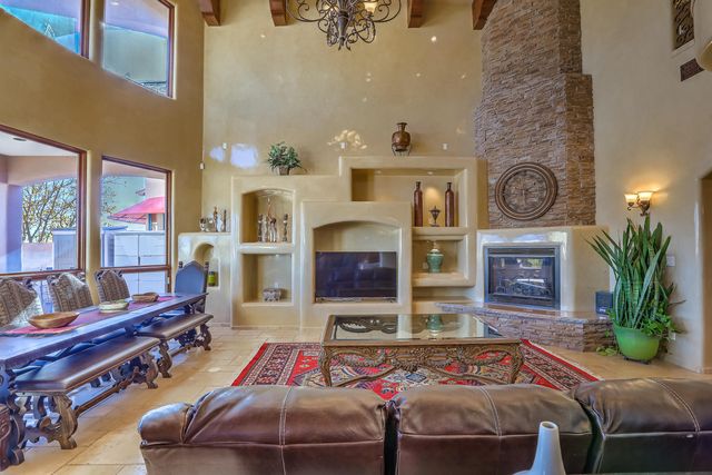 1015 C De Baca Lane, Bernalillo, NM 87004