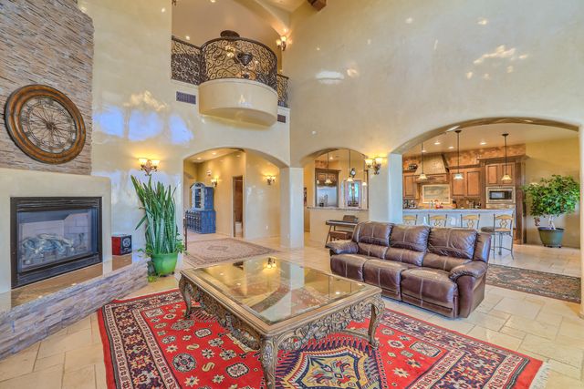 1015 C De Baca Lane, Bernalillo, NM 87004