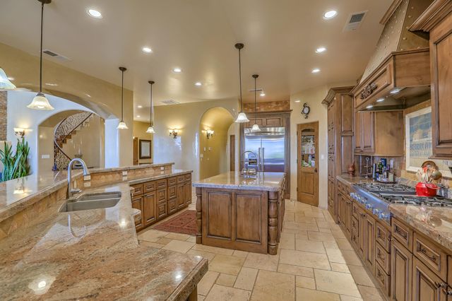 1015 C De Baca Lane, Bernalillo, NM 87004