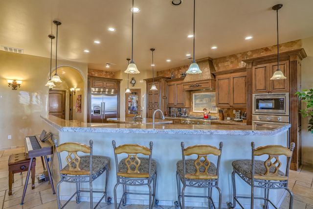 1015 C De Baca Lane, Bernalillo, NM 87004