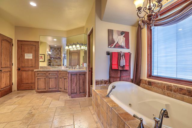 1015 C De Baca Lane, Bernalillo, NM 87004