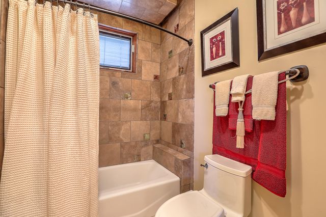 1015 C De Baca Lane, Bernalillo, NM 87004