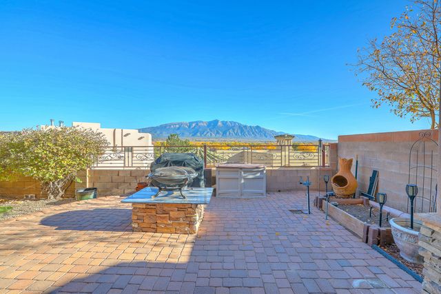 1015 C De Baca Lane, Bernalillo, NM 87004