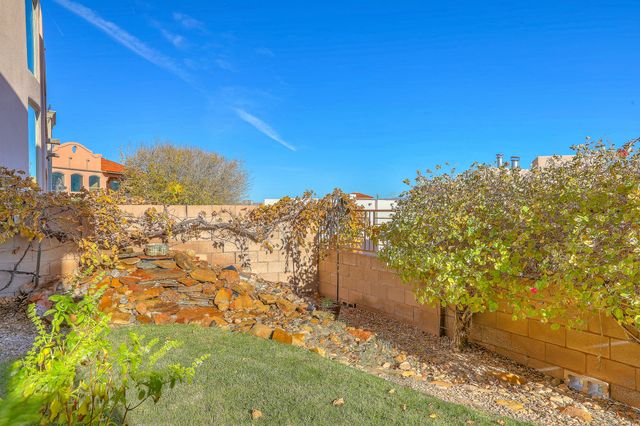 1015 C De Baca Lane, Bernalillo, NM 87004