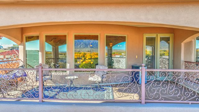 1015 C De Baca Lane, Bernalillo, NM 87004