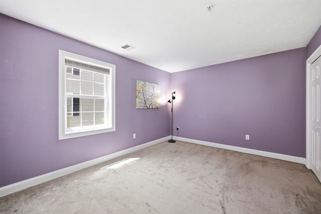 24 Greenleaves Drive 413, Amherst, MA 01002
