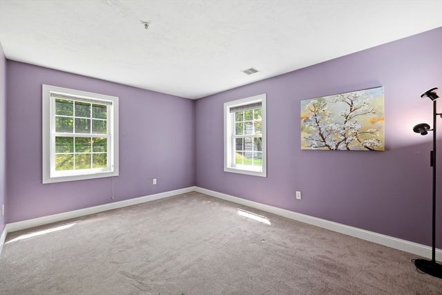 24 Greenleaves Drive 413, Amherst, MA 01002