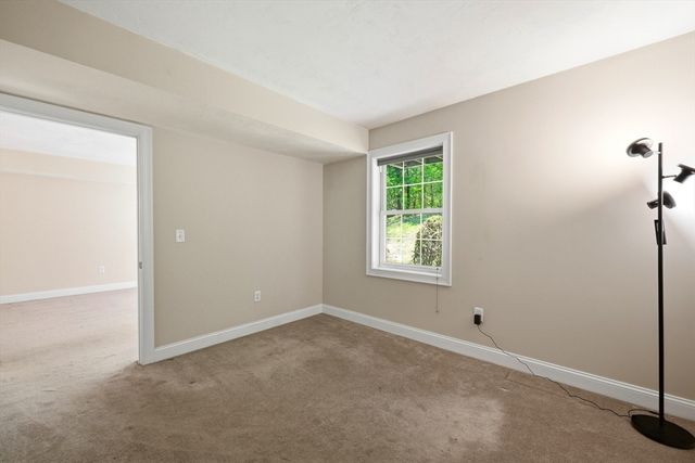 24 Greenleaves Drive 413, Amherst, MA 01002
