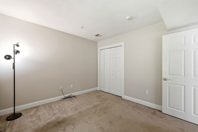 24 Greenleaves Drive 413, Amherst, MA 01002