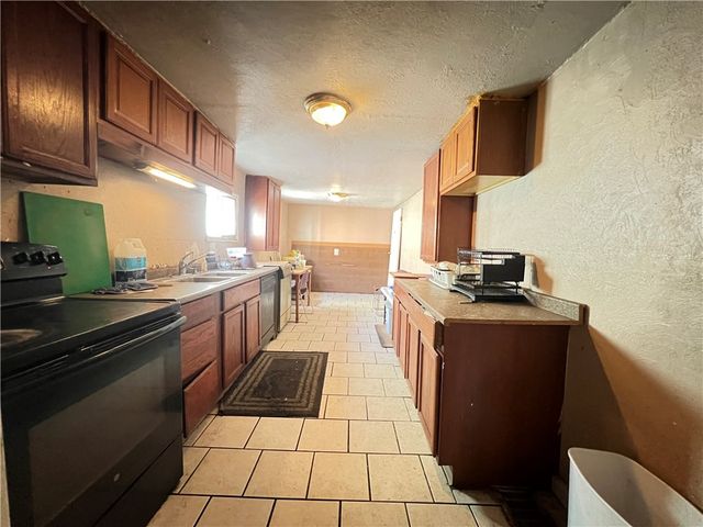 1337 Lowrie St, Troy Hill, PA 15212