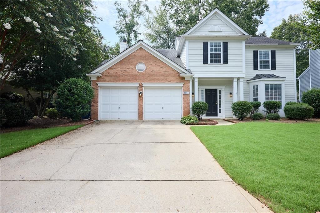 Image 1 of property listing at 2215 Traywick Chase, Alpharetta, GA 30004