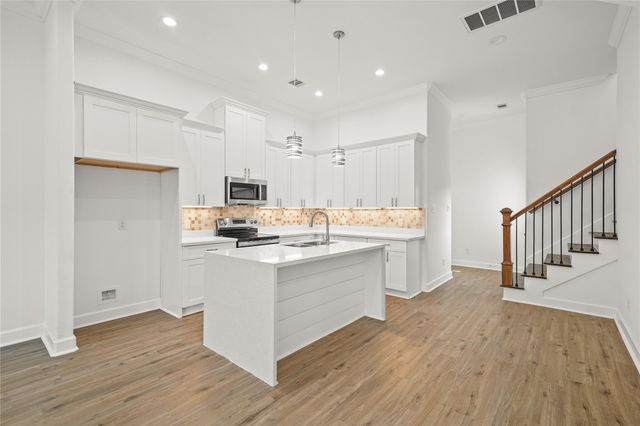 8447 Jutland Road, Houston, TX 77033