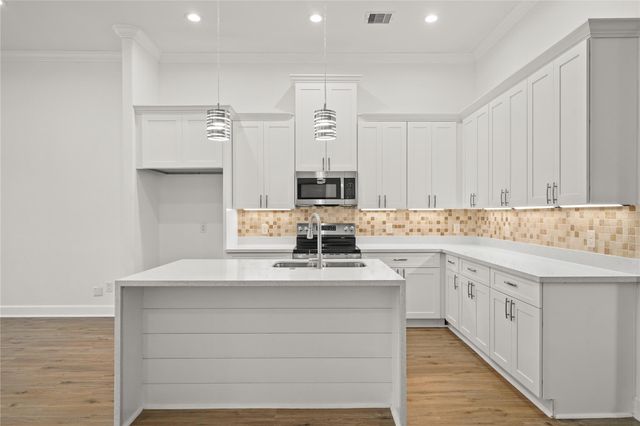 8447 Jutland Road, Houston, TX 77033