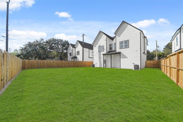 8447 Jutland Road, Houston, TX 77033