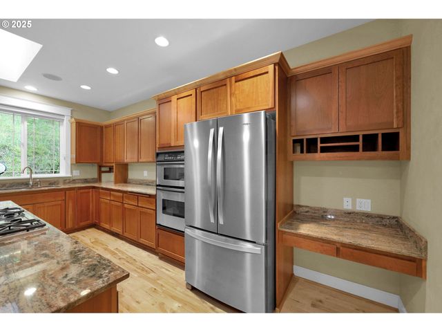 3085 SUMMIT SKY Blvd, Eugene, OR 97405