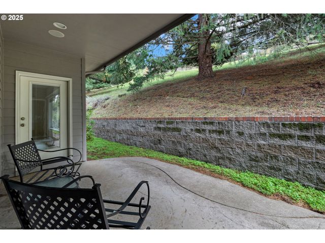 3085 SUMMIT SKY Blvd, Eugene, OR 97405