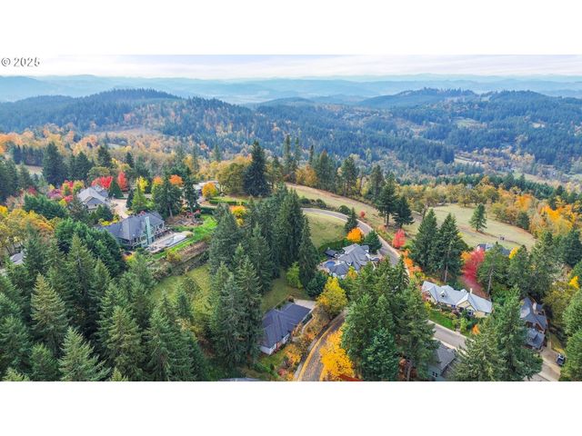 3085 SUMMIT SKY Blvd, Eugene, OR 97405