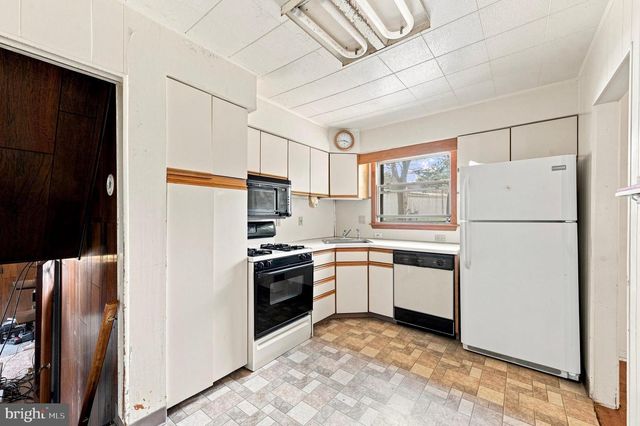306 N CENTRAL AVE, Broomall, PA 19008