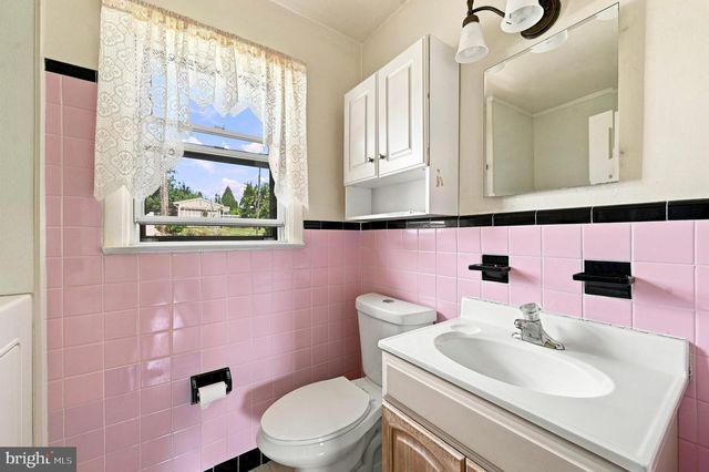 306 N CENTRAL AVE, Broomall, PA 19008