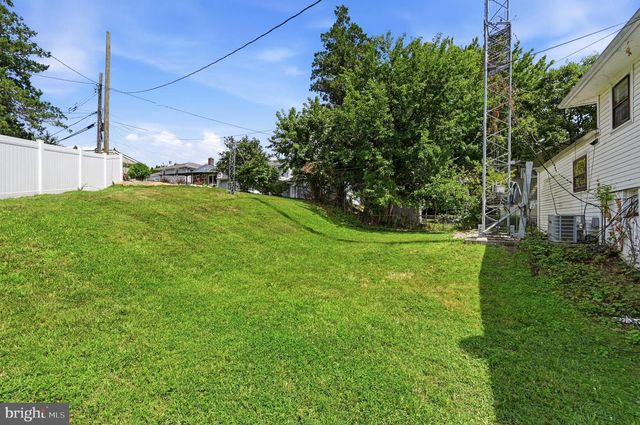306 N CENTRAL AVE, Broomall, PA 19008