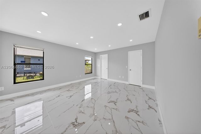 1417 Everest PKWY, Cape Coral, FL 33904