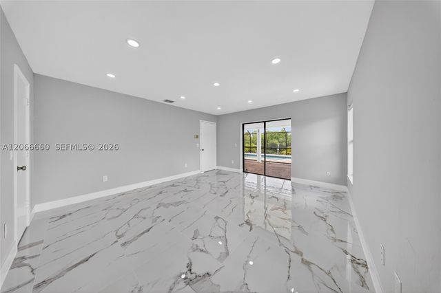 1417 Everest PKWY, Cape Coral, FL 33904