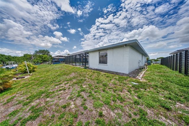 1417 Everest PKWY, Cape Coral, FL 33904