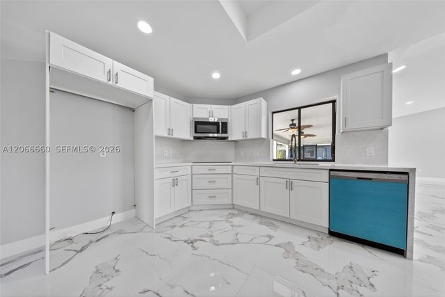 1417 Everest PKWY, Cape Coral, FL 33904