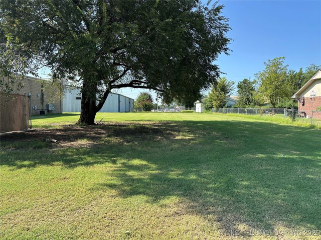 1600 S Wood Drive, Okmulgee, OK 74447
