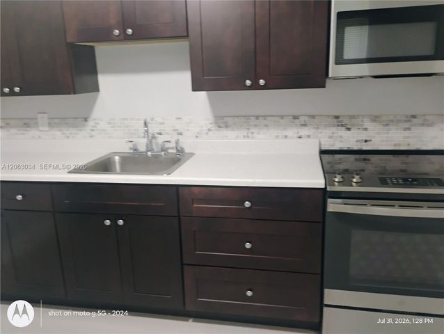26 SW 6th Ave 1-2, Dania Beach, FL 33004