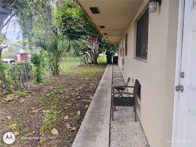 26 SW 6th Ave 1-2, Dania Beach, FL 33004