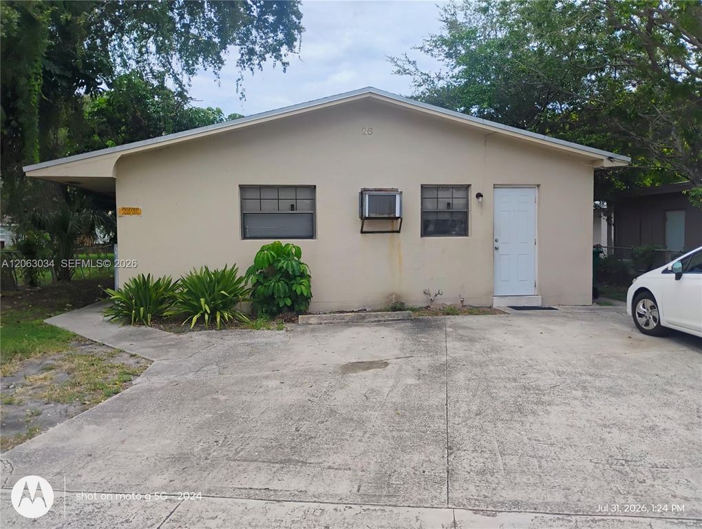 26 SW 6th Ave 1-2, Dania Beach, FL 33004