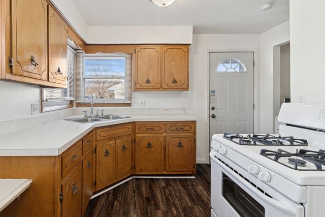 2420 Pecan Street, Joliet, IL 60435