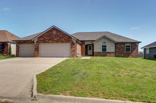1471 Woodland Road, Marshfield, MO 65706