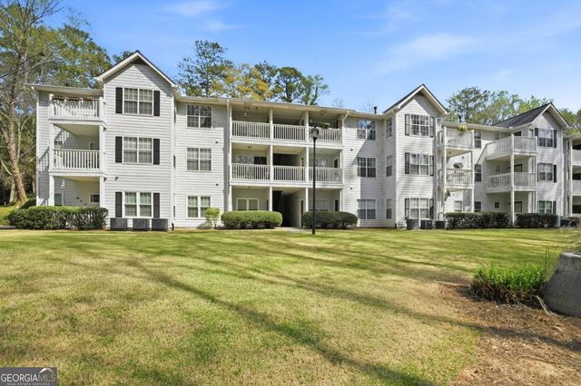 205 Streamside Drive, Roswell, GA 30076